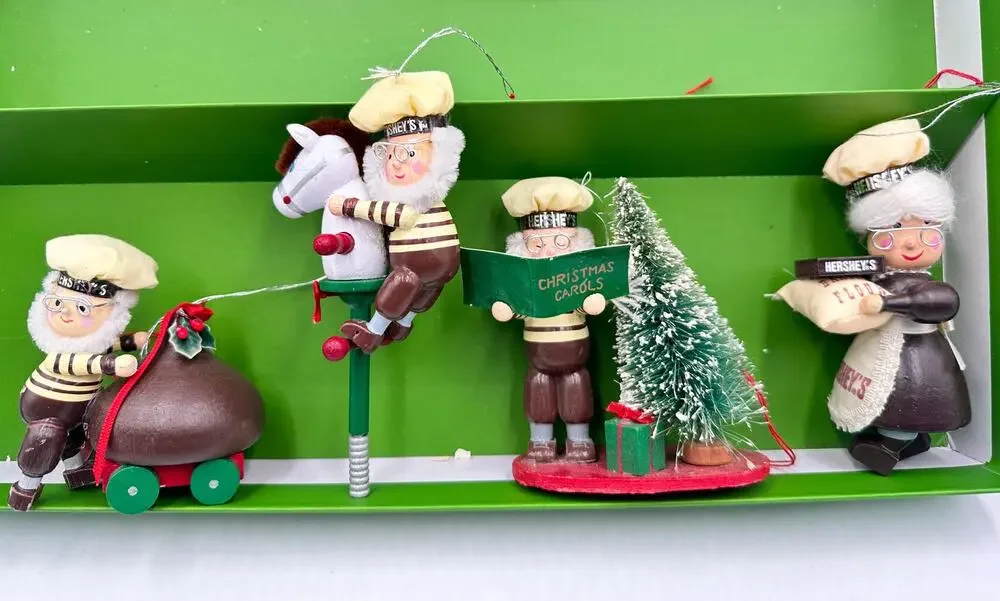 Vintage Kurt 1992 Adler Hershey’s Christmas Wood Ornaments 4pc Mr. & Mrs. Elf #3